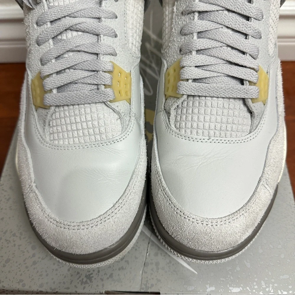 Jordan 4 Retro SE Craft Photon Dust Size 11